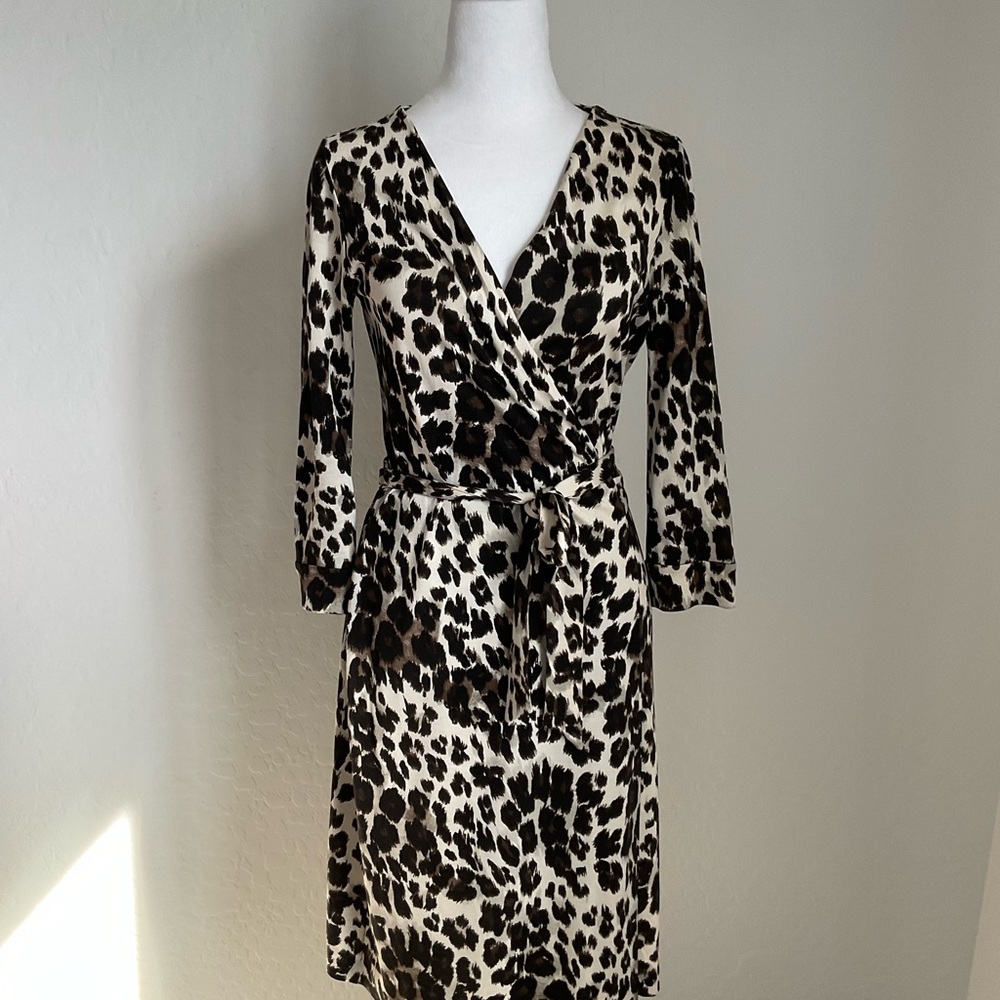 AUTHENTIC DVF leopard print wrap dress. 100% silk.